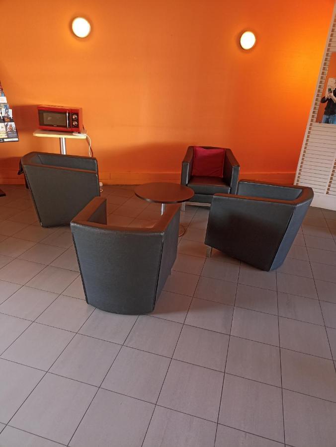 Première Classe Calais Centre-Gare Esterno foto